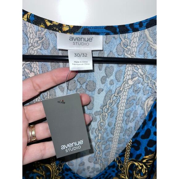 NWT Avenue Studio Women's Geometric Print Blouse Size 30 Multicolor - Picture 3 of 9